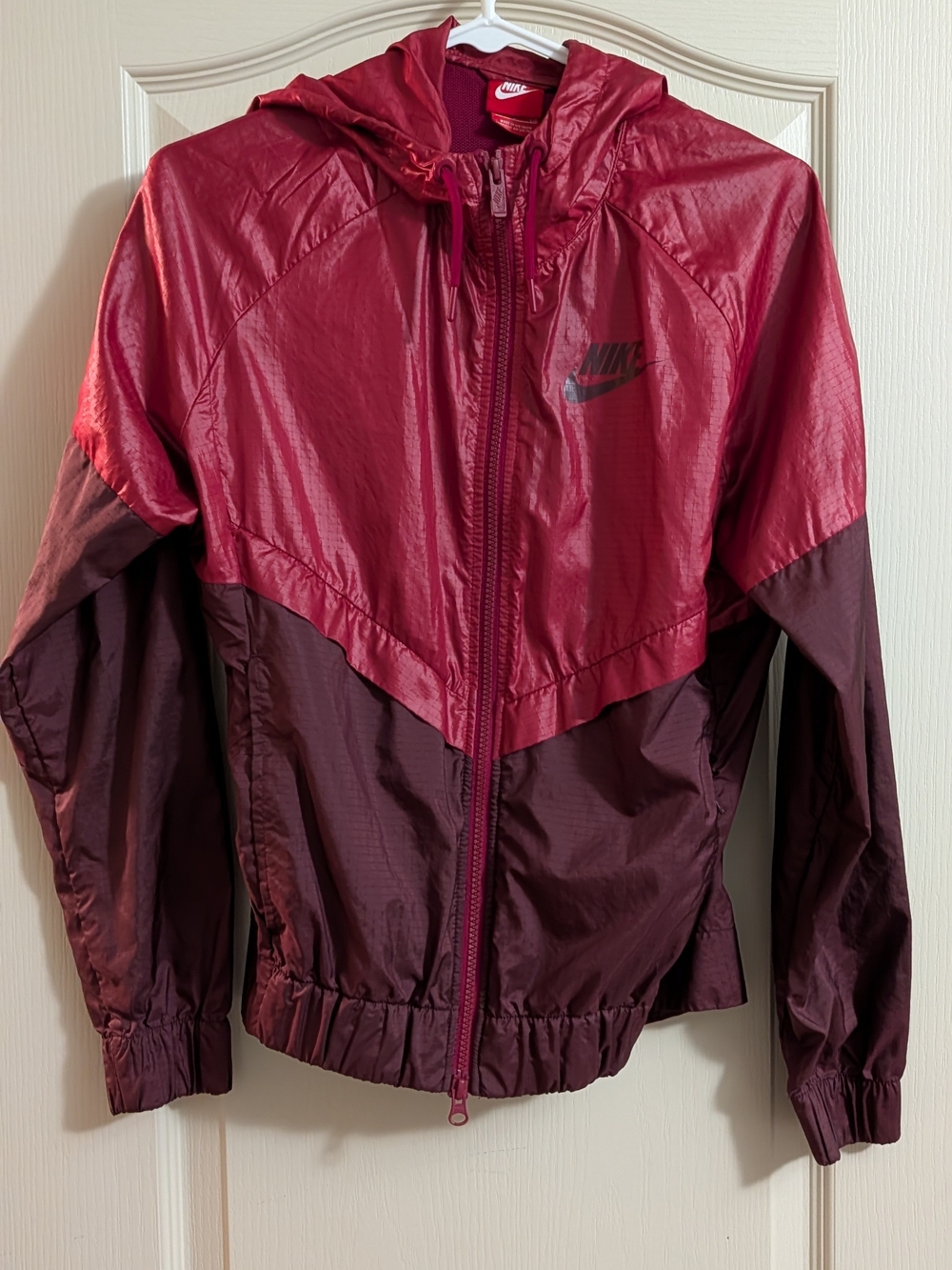 Nike Women’s Burgundy and Maroon Hooded Windbreaker Jacket